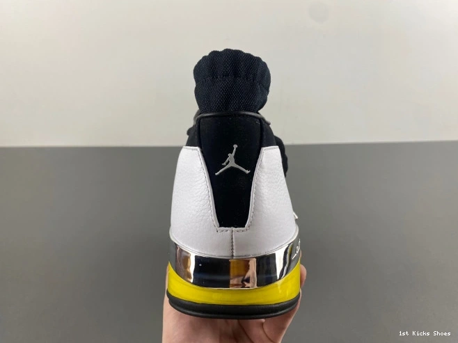 1st Kicks Shoes FJ0395-100 17 Jordan Lightning Low Air 0731